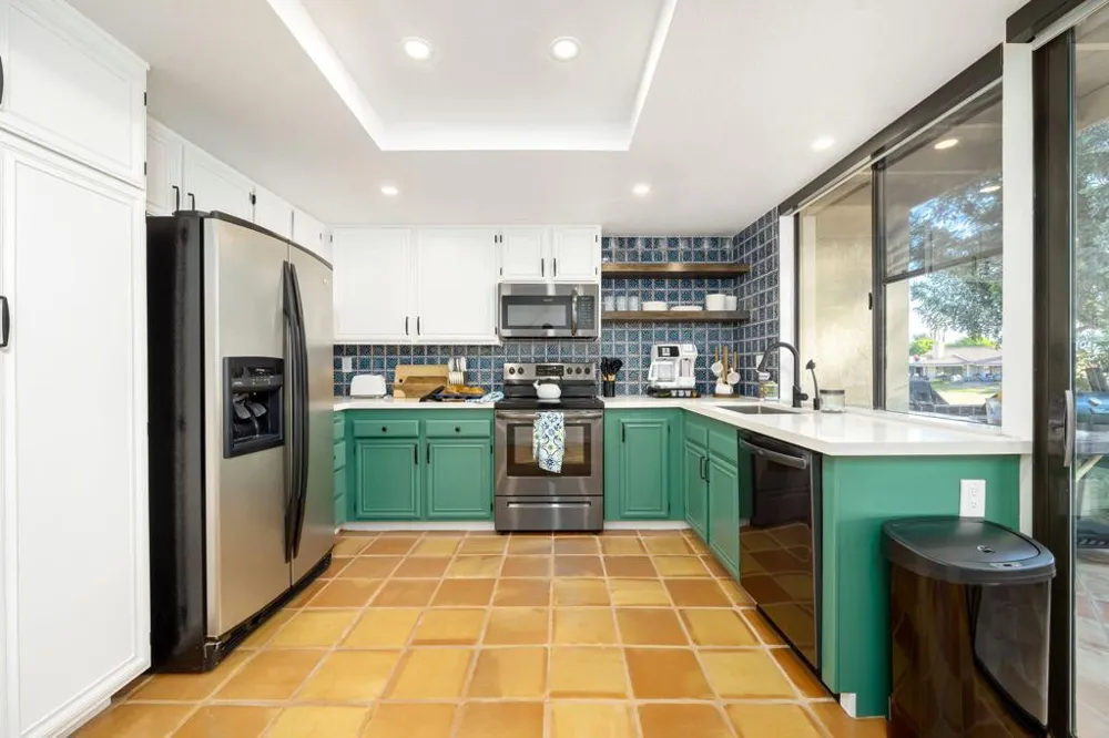298 San Vicente Palm Desert, CA 92260