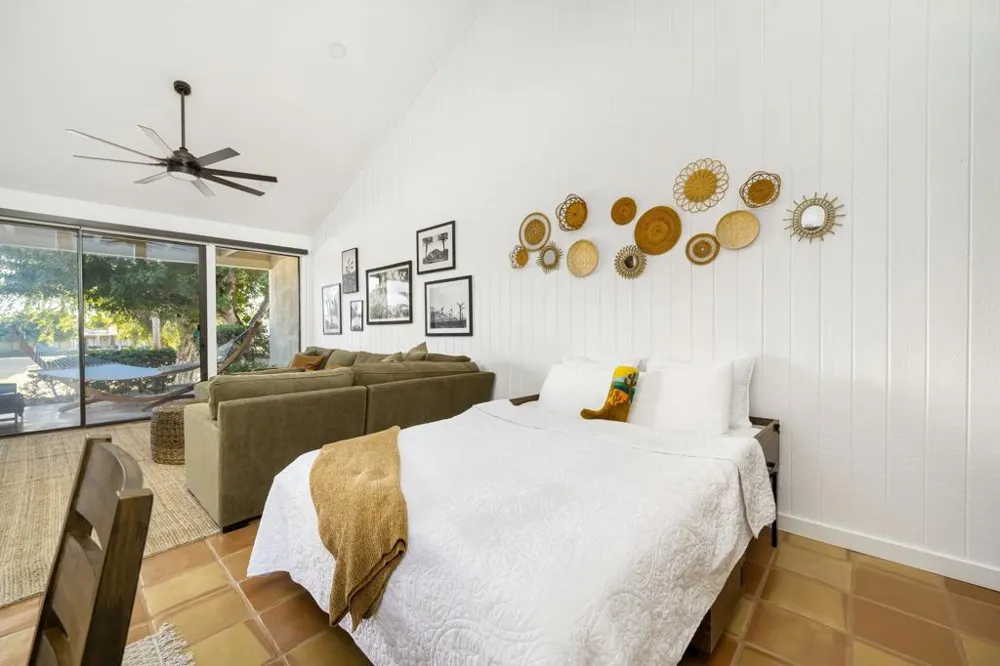 298 San Vicente Palm Desert, CA 92260