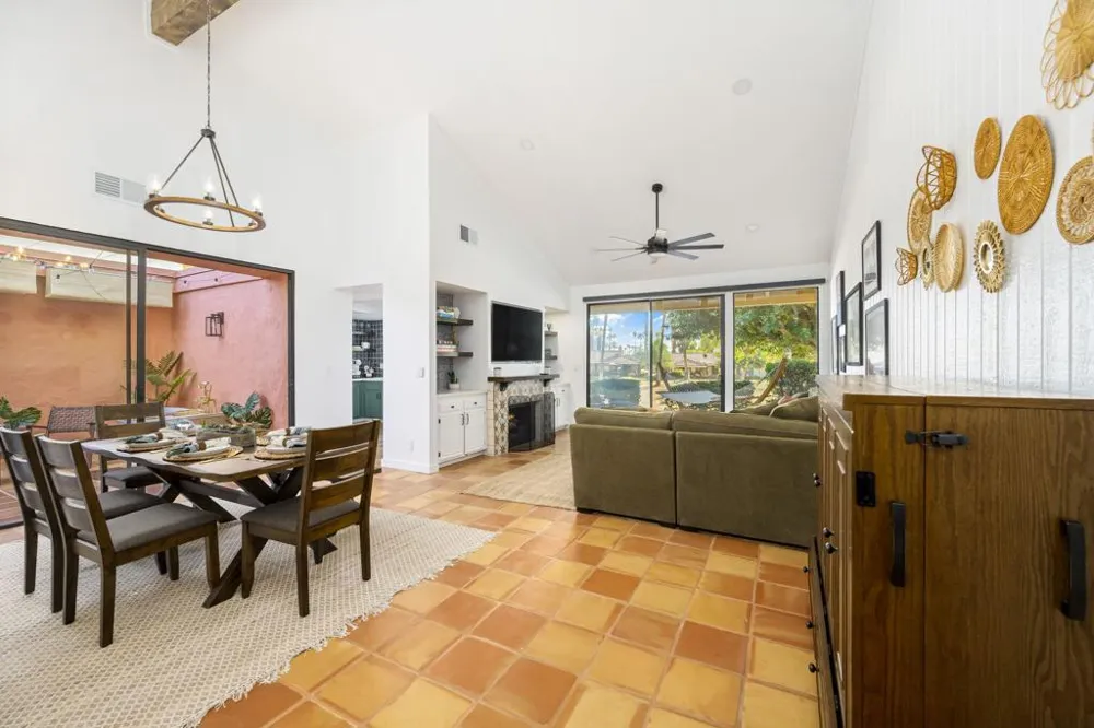 298 San Vicente Palm Desert, CA 92260