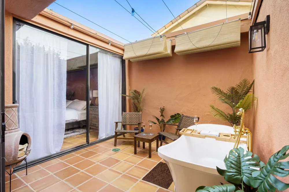 298 San Vicente Palm Desert, CA 92260