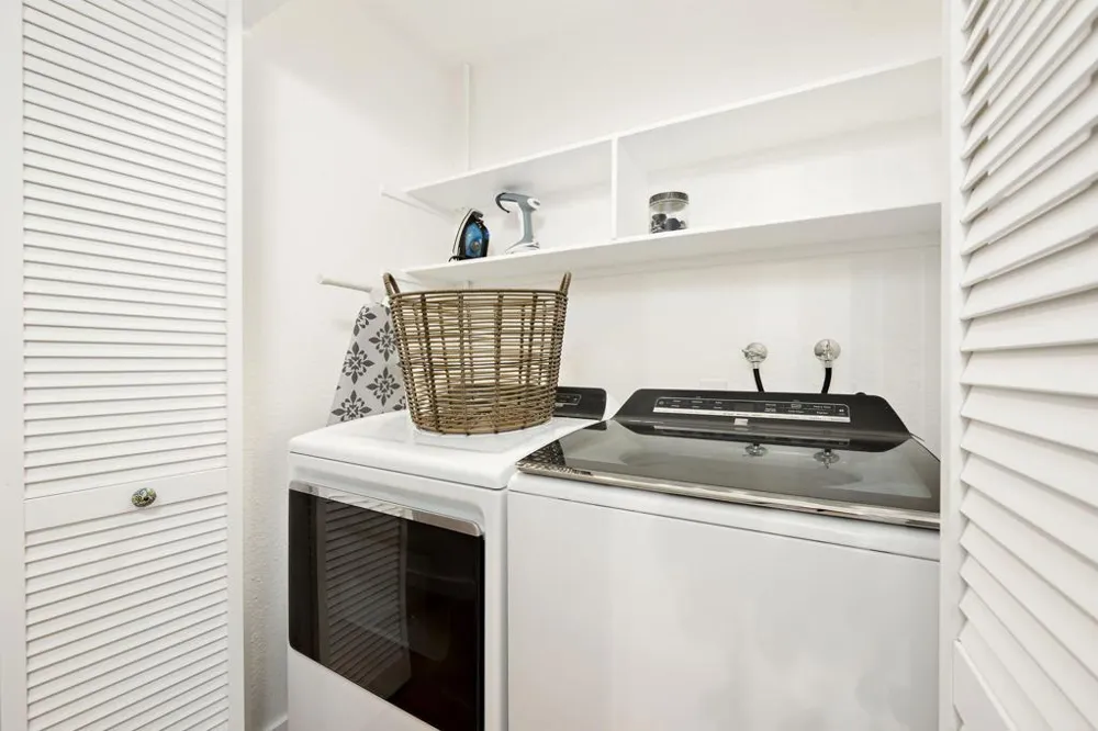 298 San Vicente Palm Desert, CA 92260