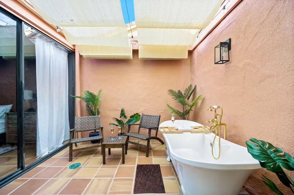298 San Vicente Palm Desert, CA 92260