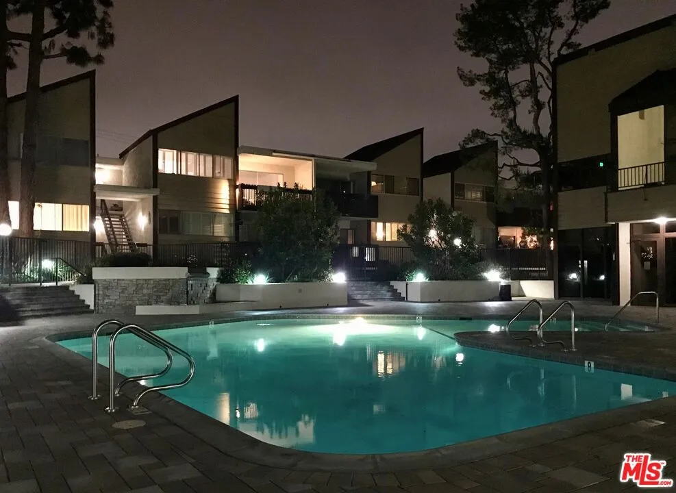6050 Canterbury Drive #F108 Culver City, CA 90230
