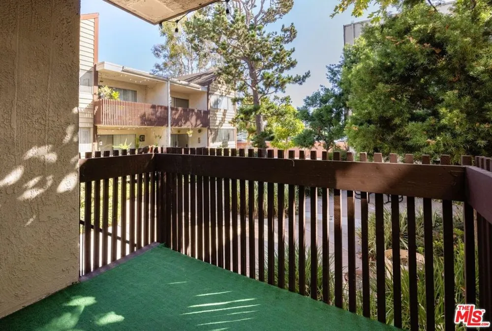 6050 Canterbury Drive #F108 Culver City, CA 90230