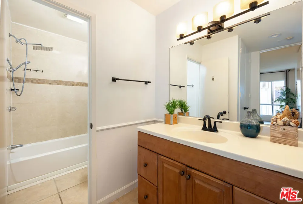 6050 Canterbury Drive #F108 Culver City, CA 90230