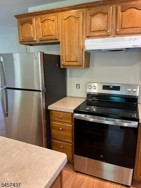 36 Jefferson Trl Hopatcong, NJ 07843