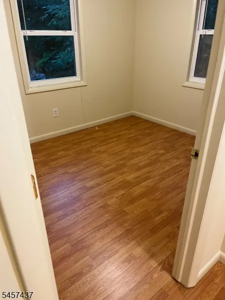 36 Jefferson Trl Hopatcong, NJ 07843