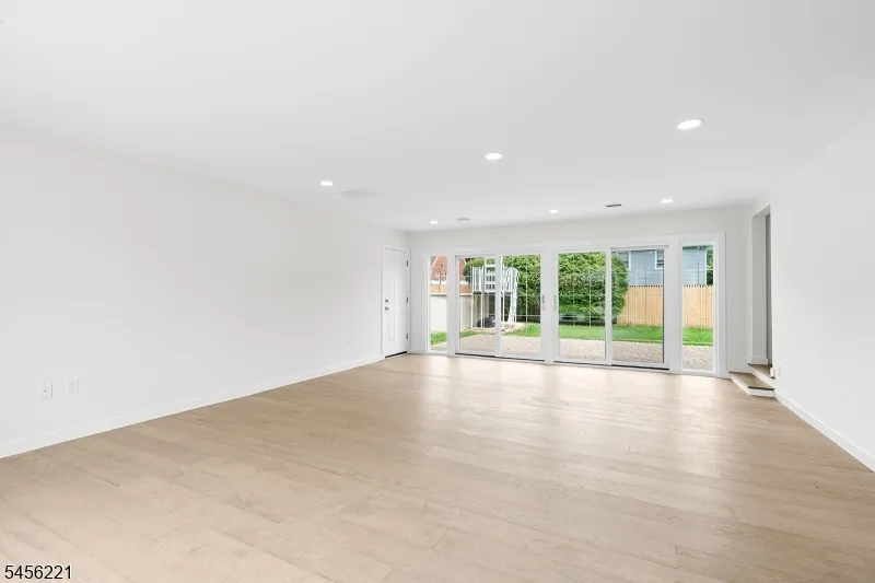 2 Kenneth Ave Fair Lawn, NJ 07410