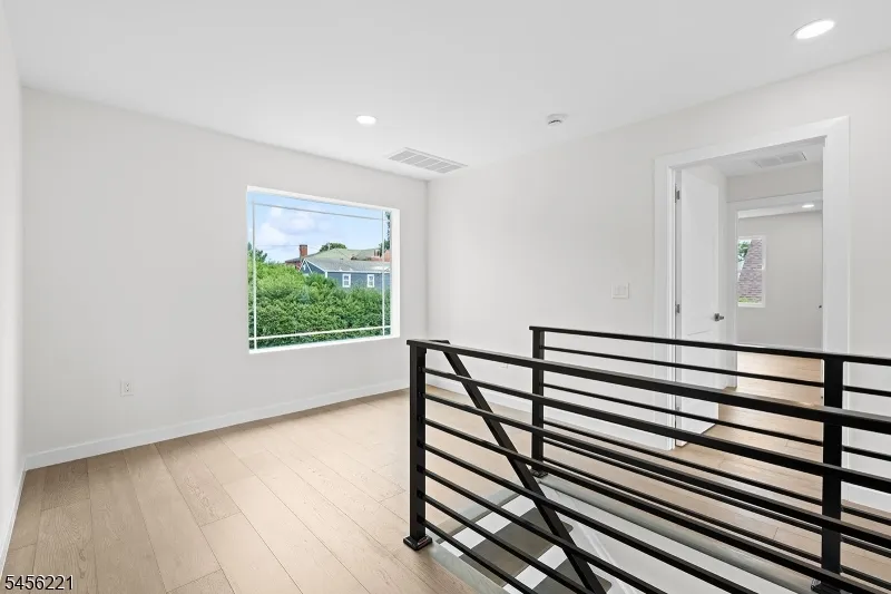 2 Kenneth Ave Fair Lawn, NJ 07410