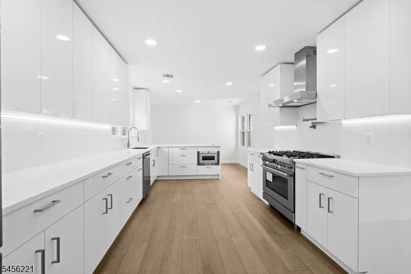 2 Kenneth Ave Fair Lawn, NJ 07410