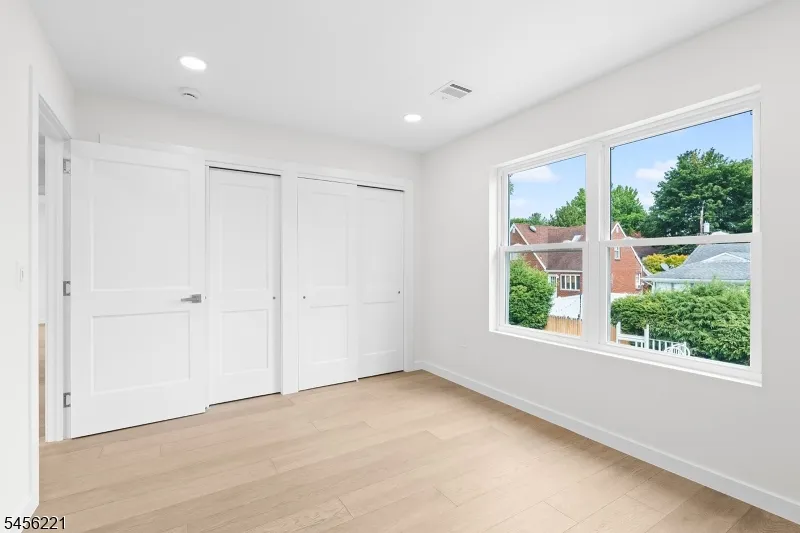2 Kenneth Ave Fair Lawn, NJ 07410