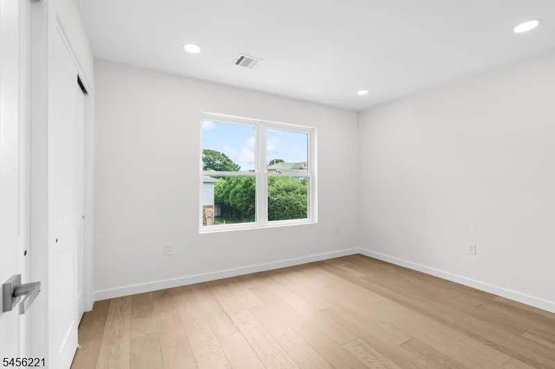 2 Kenneth Ave Fair Lawn, NJ 07410