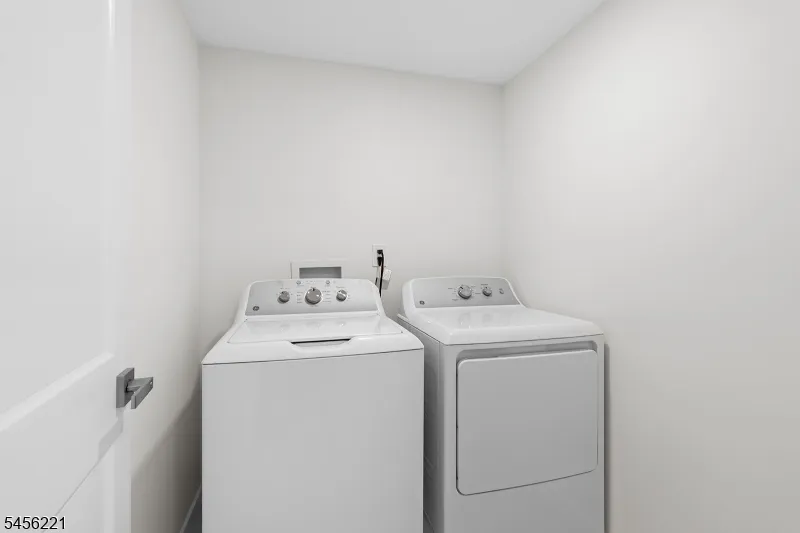2 Kenneth Ave Fair Lawn, NJ 07410