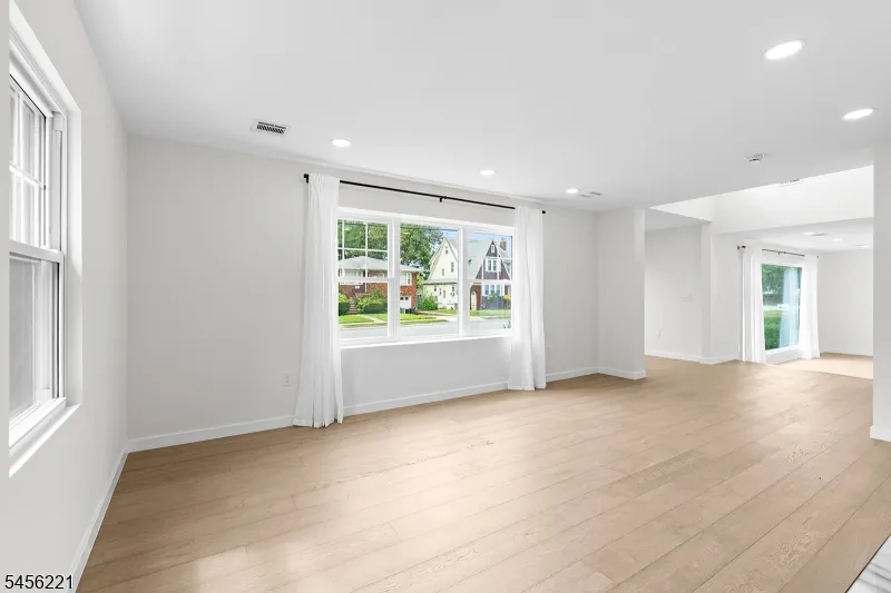 2 Kenneth Ave Fair Lawn, NJ 07410
