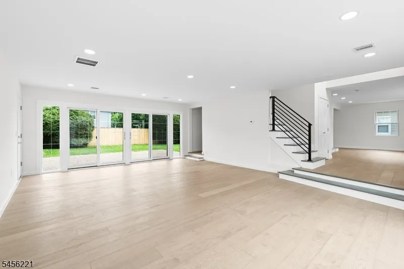 2 Kenneth Ave Fair Lawn, NJ 07410