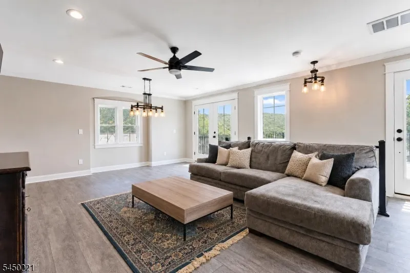 1074 Colfax Ave Pompton Lakes, NJ 07442