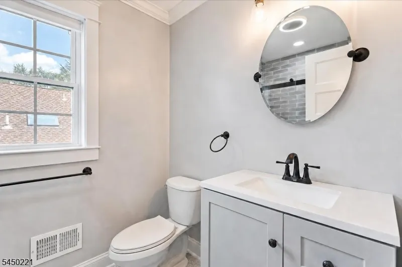 1074 Colfax Ave Pompton Lakes, NJ 07442