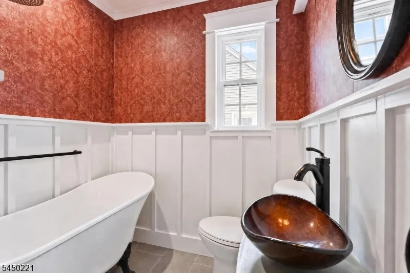 1074 Colfax Ave Pompton Lakes, NJ 07442