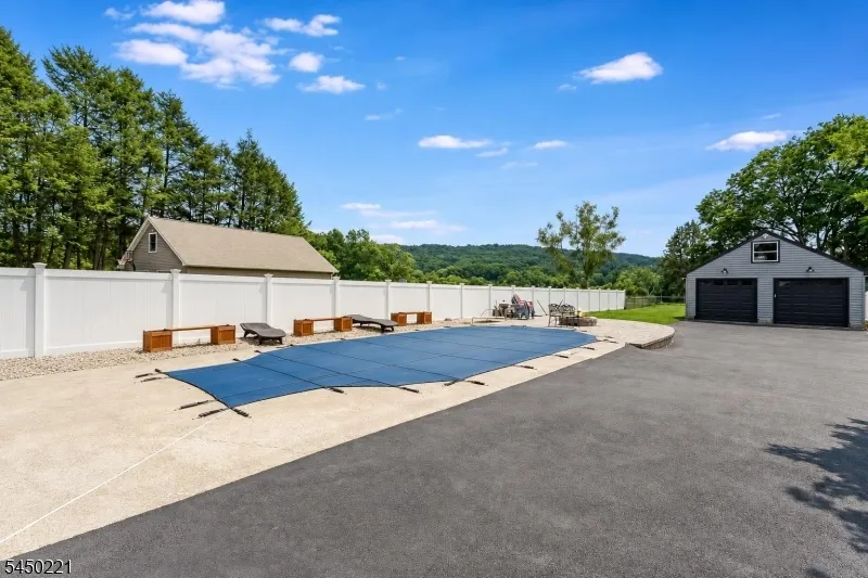 1074 Colfax Ave Pompton Lakes, NJ 07442