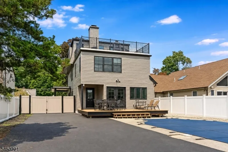 1074 Colfax Ave Pompton Lakes, NJ 07442