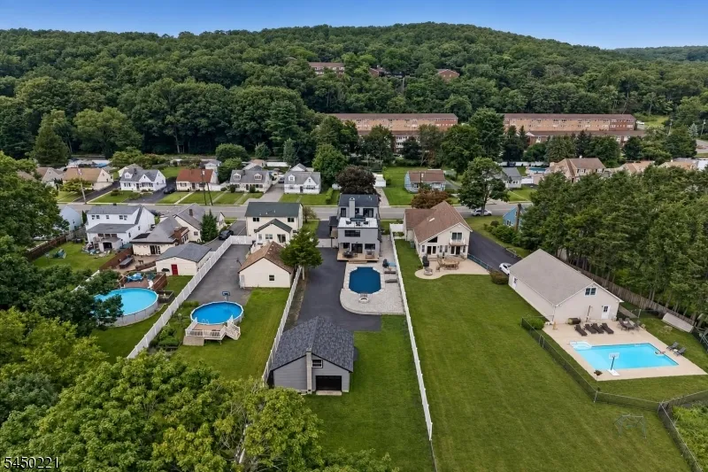 1074 Colfax Ave Pompton Lakes, NJ 07442