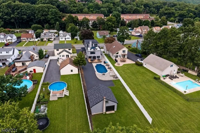 1074 Colfax Ave Pompton Lakes, NJ 07442