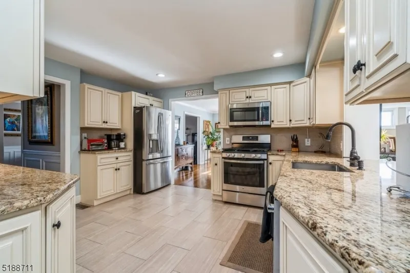69 Vanderveer Ave Somerville, NJ 08876