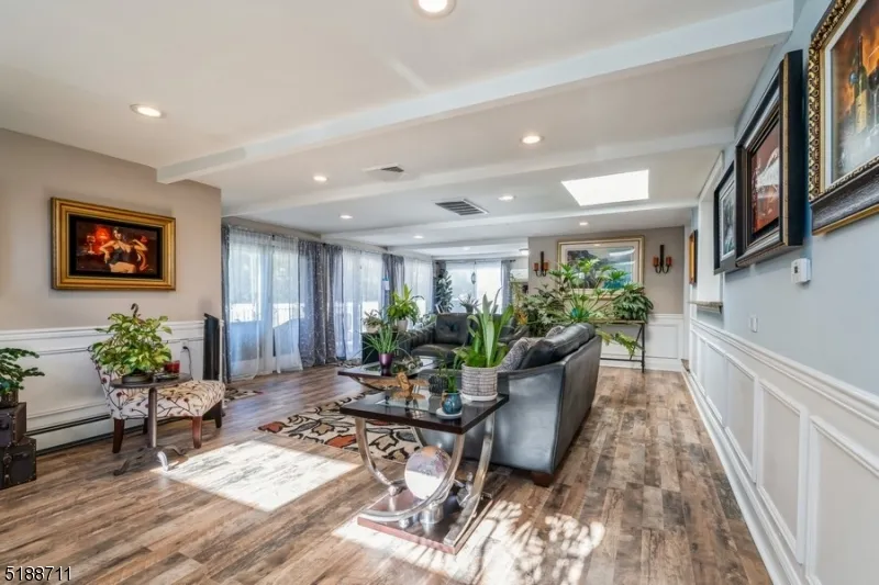 69 Vanderveer Ave Somerville, NJ 08876