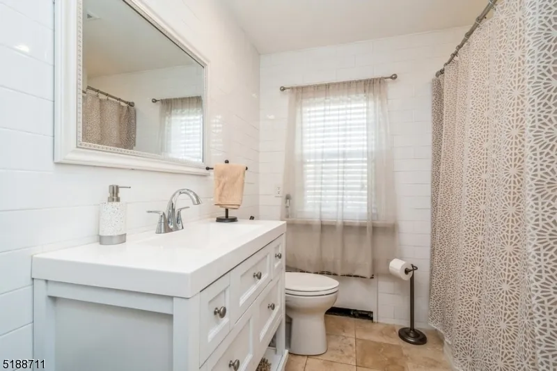 69 Vanderveer Ave Somerville, NJ 08876