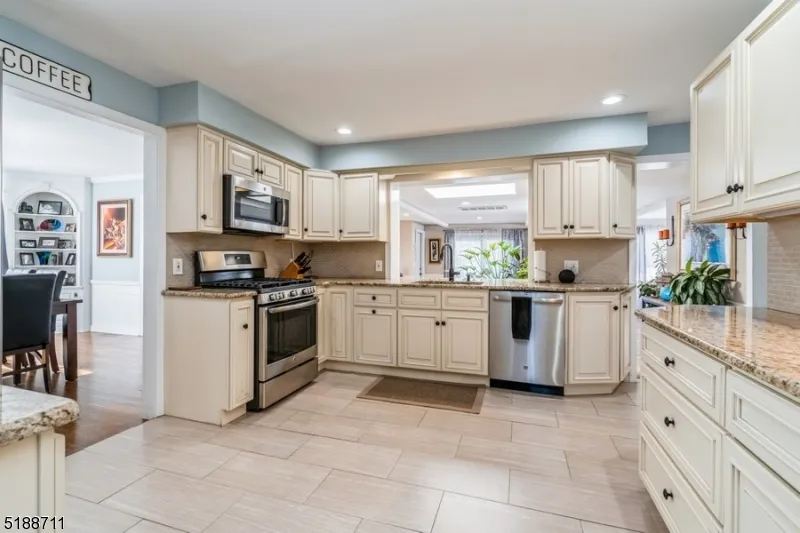 69 Vanderveer Ave Somerville, NJ 08876