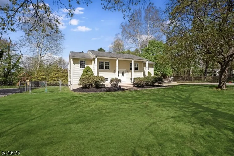 26 Meslar Rd Morris, NJ 07950