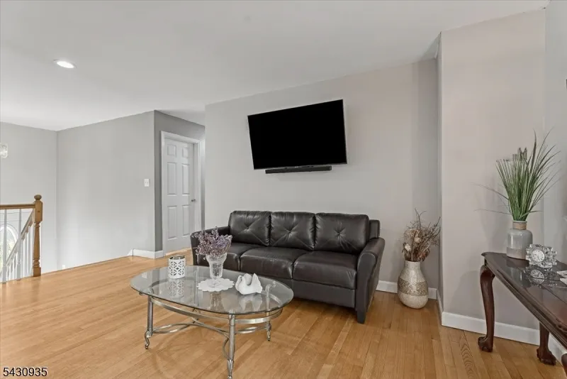 26 Meslar Rd Morris, NJ 07950