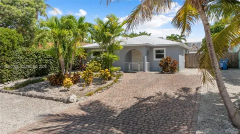 124 Coral Ave