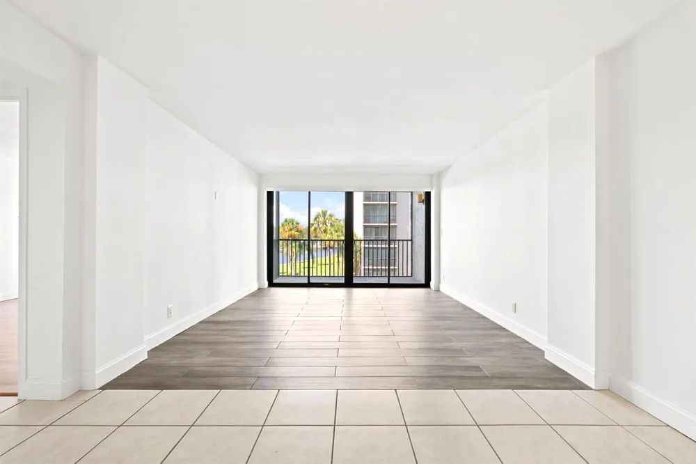 8 ROYAL PALM WAY #3020 Boca Raton, FL 33432