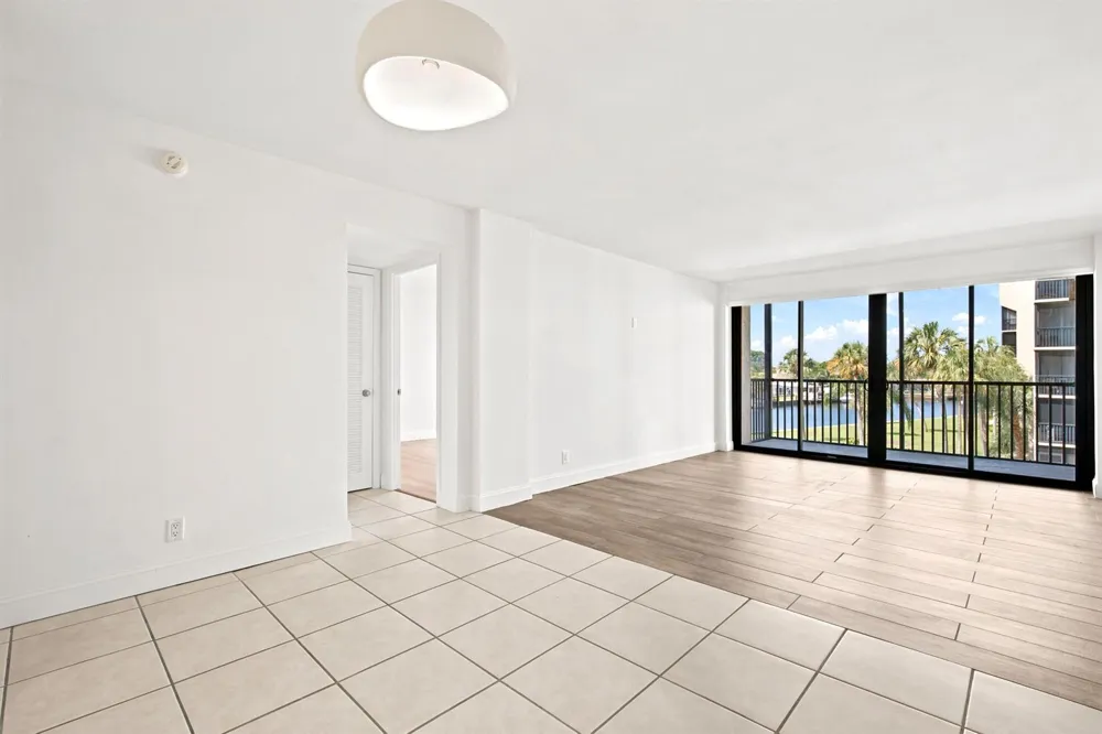 8 ROYAL PALM WAY #3020 Boca Raton, FL 33432