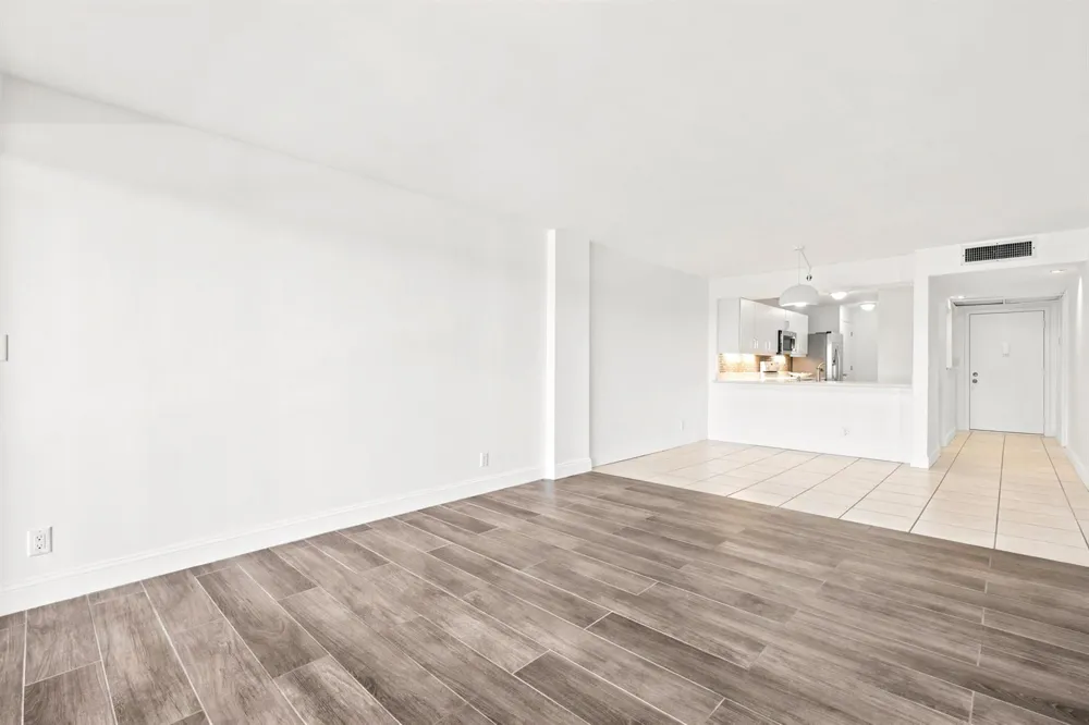 8 ROYAL PALM WAY #3020 Boca Raton, FL 33432