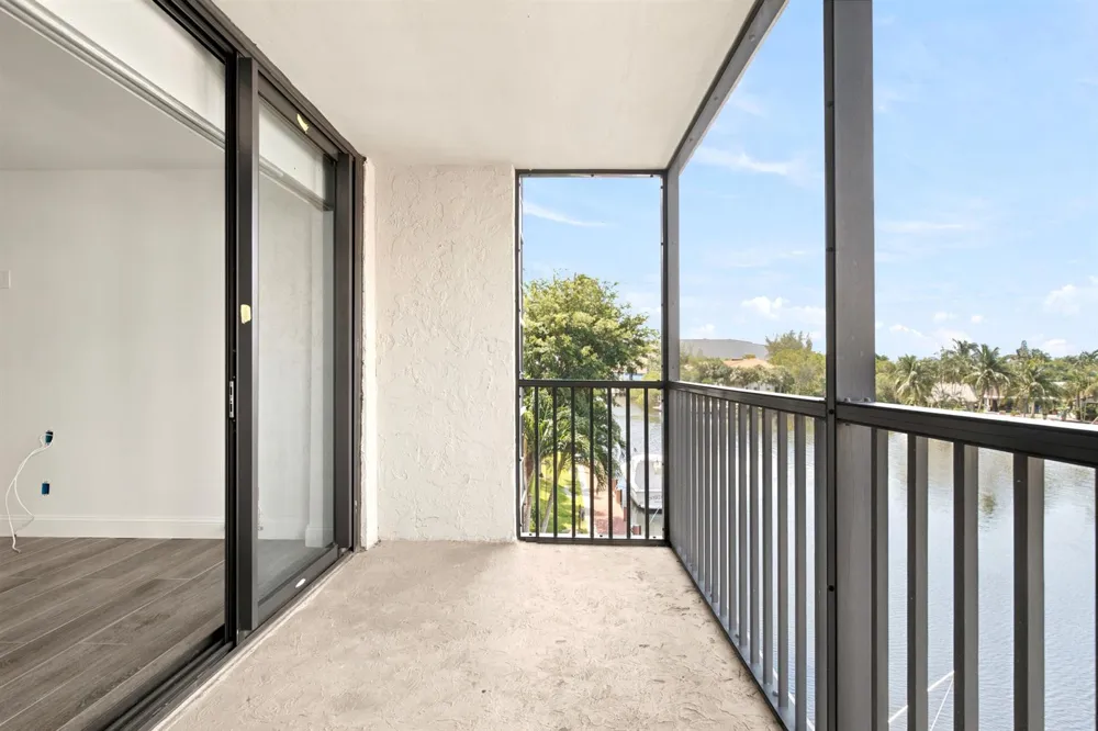 8 ROYAL PALM WAY #3020 Boca Raton, FL 33432