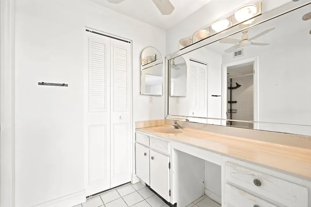 8 ROYAL PALM WAY #3020 Boca Raton, FL 33432