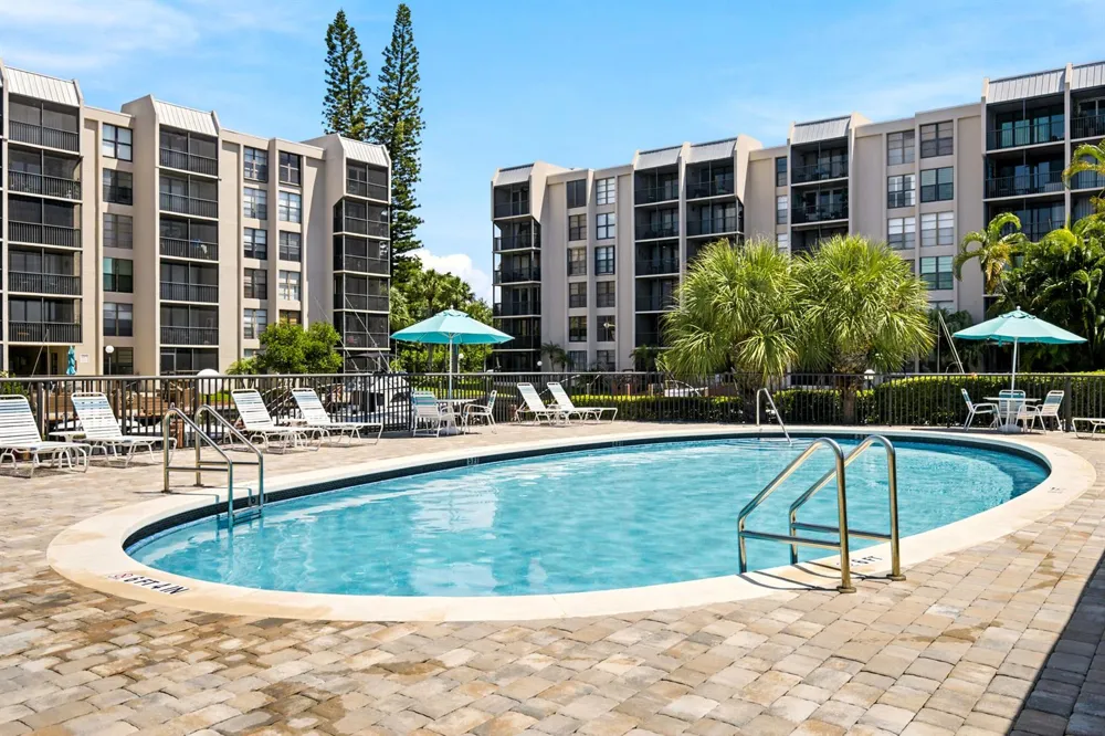 8 ROYAL PALM WAY #3020 Boca Raton, FL 33432