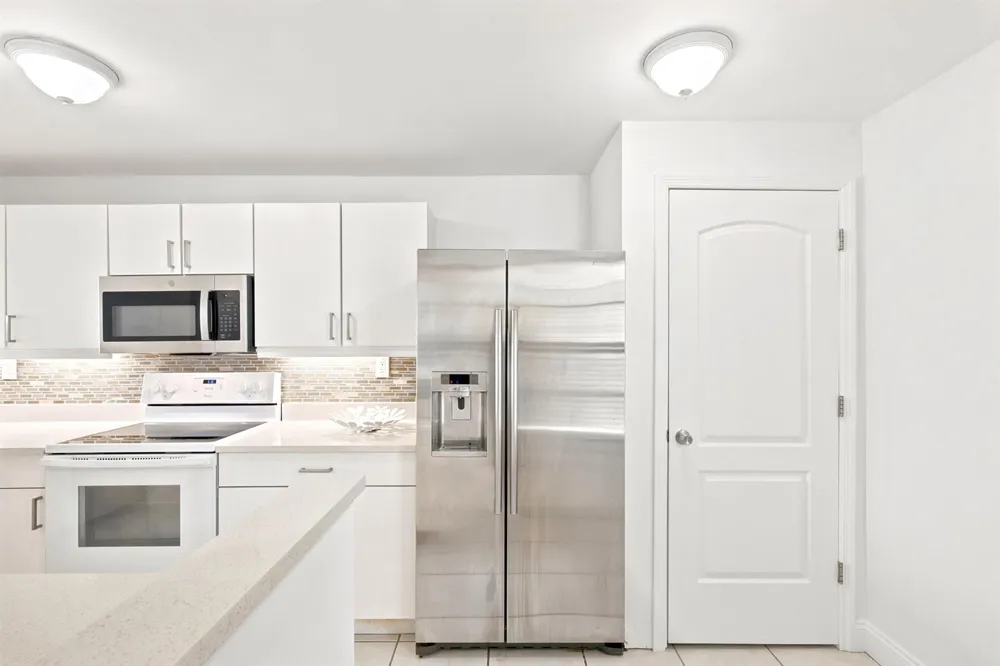8 ROYAL PALM WAY #3020 Boca Raton, FL 33432