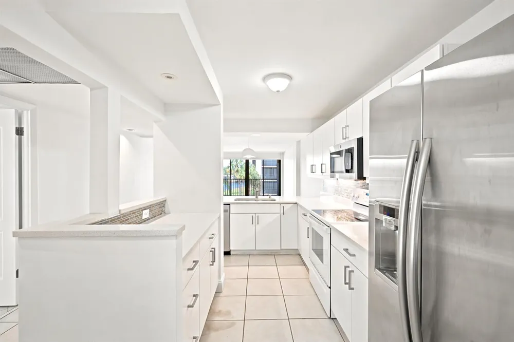 8 ROYAL PALM WAY #3020 Boca Raton, FL 33432