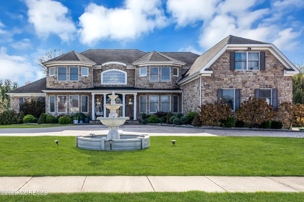 185 Dayna Court Toms River, NJ 08753