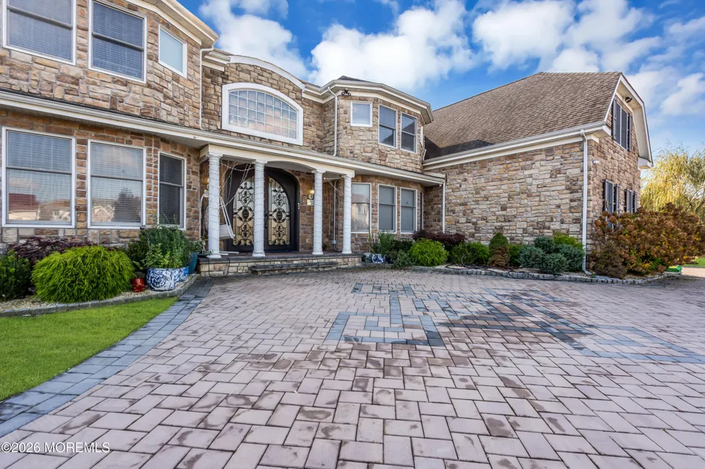 185 Dayna Court Toms River, NJ 08753