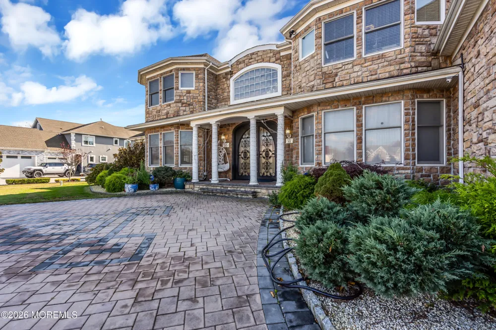 185 Dayna Court Toms River, NJ 08753