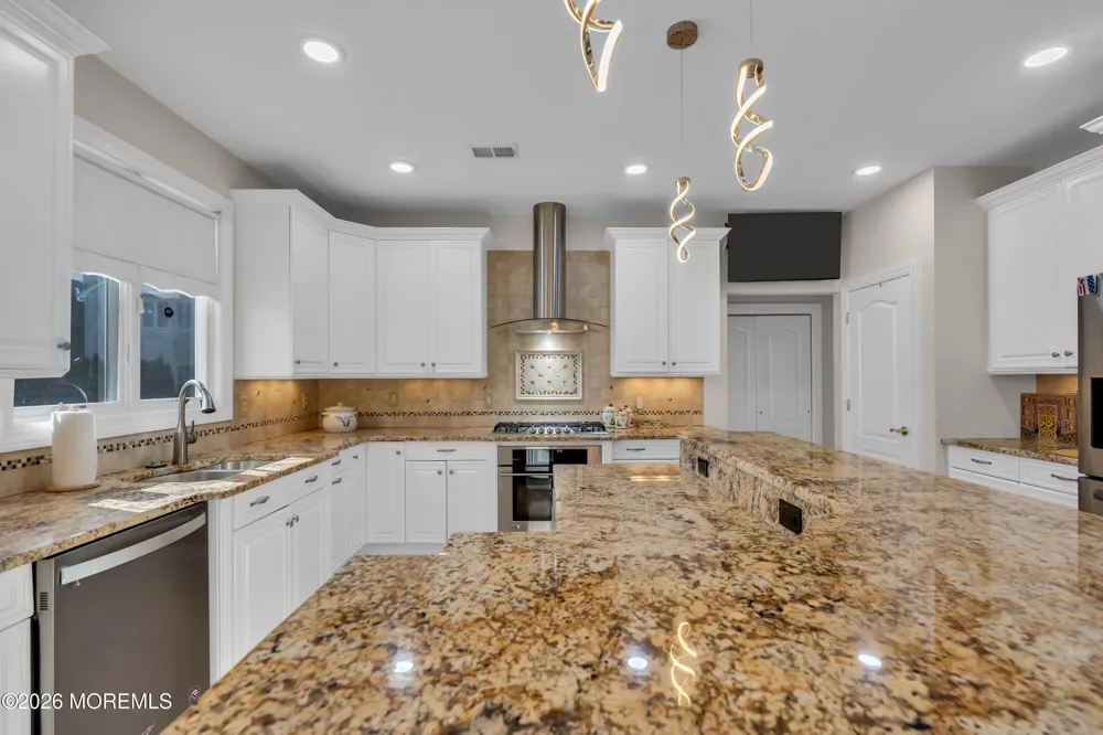 185 Dayna Court Toms River, NJ 08753