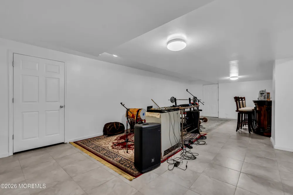 185 Dayna Court Toms River, NJ 08753