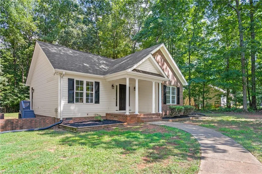 4420 Fairland Court Burlington, NC 27215