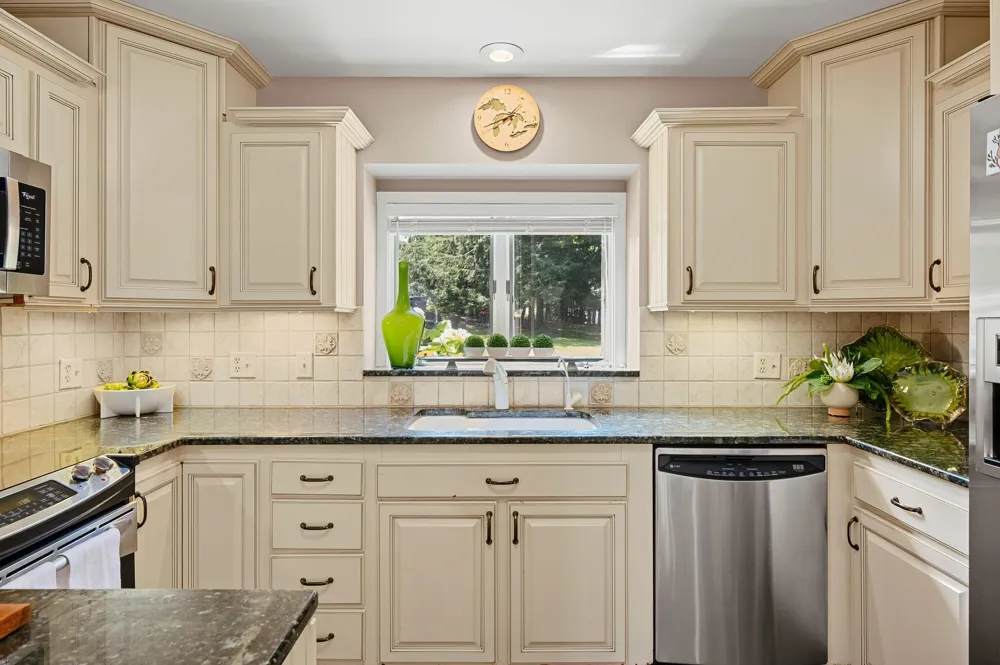 2593 Twin Bay Drive East Bay Township, MI 49696