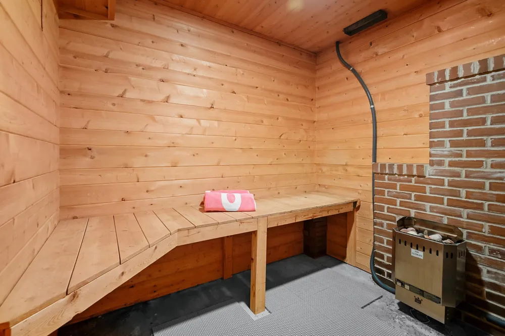 2593 Twin Bay Drive East Bay Township, MI 49696