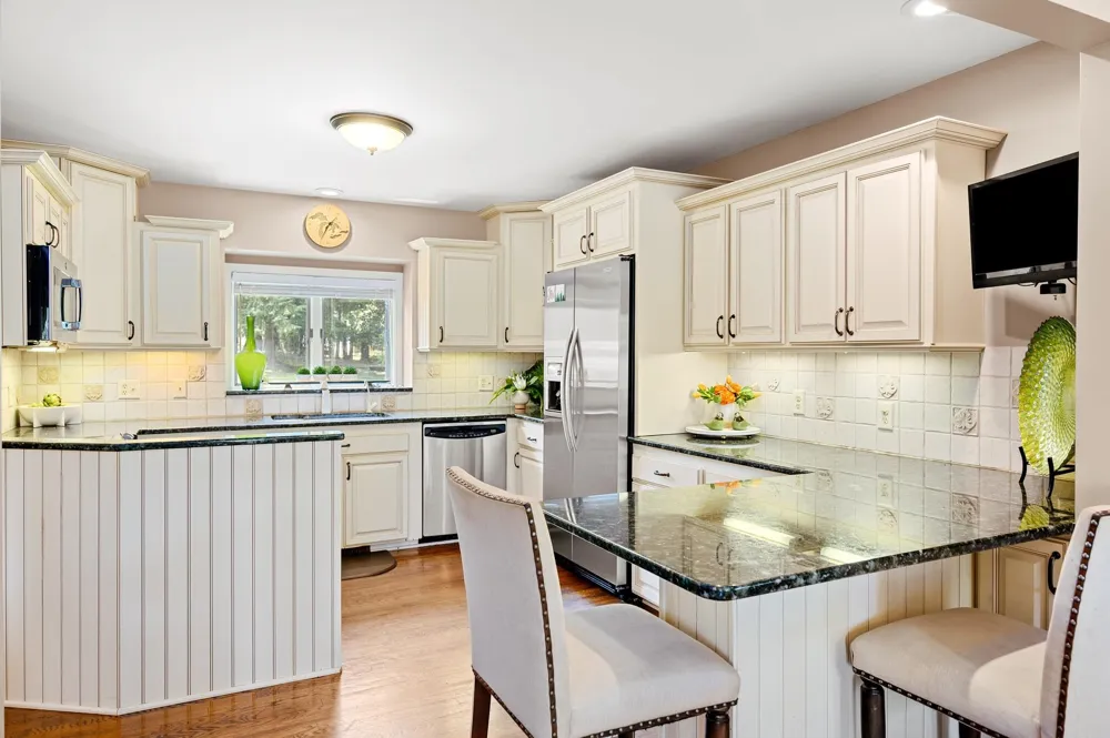 2593 Twin Bay Drive East Bay Township, MI 49696